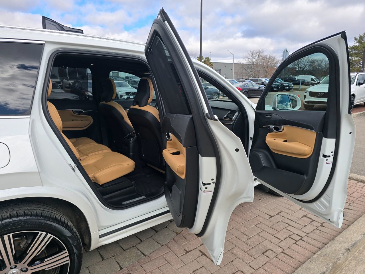 2024 Volvo XC90 RECHARGE ULTIMATE BRIGHT THEME-10