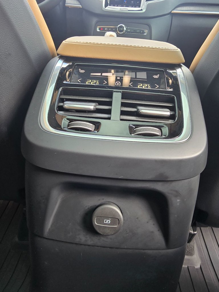 2024 Volvo XC90 RECHARGE ULTIMATE BRIGHT THEME-23