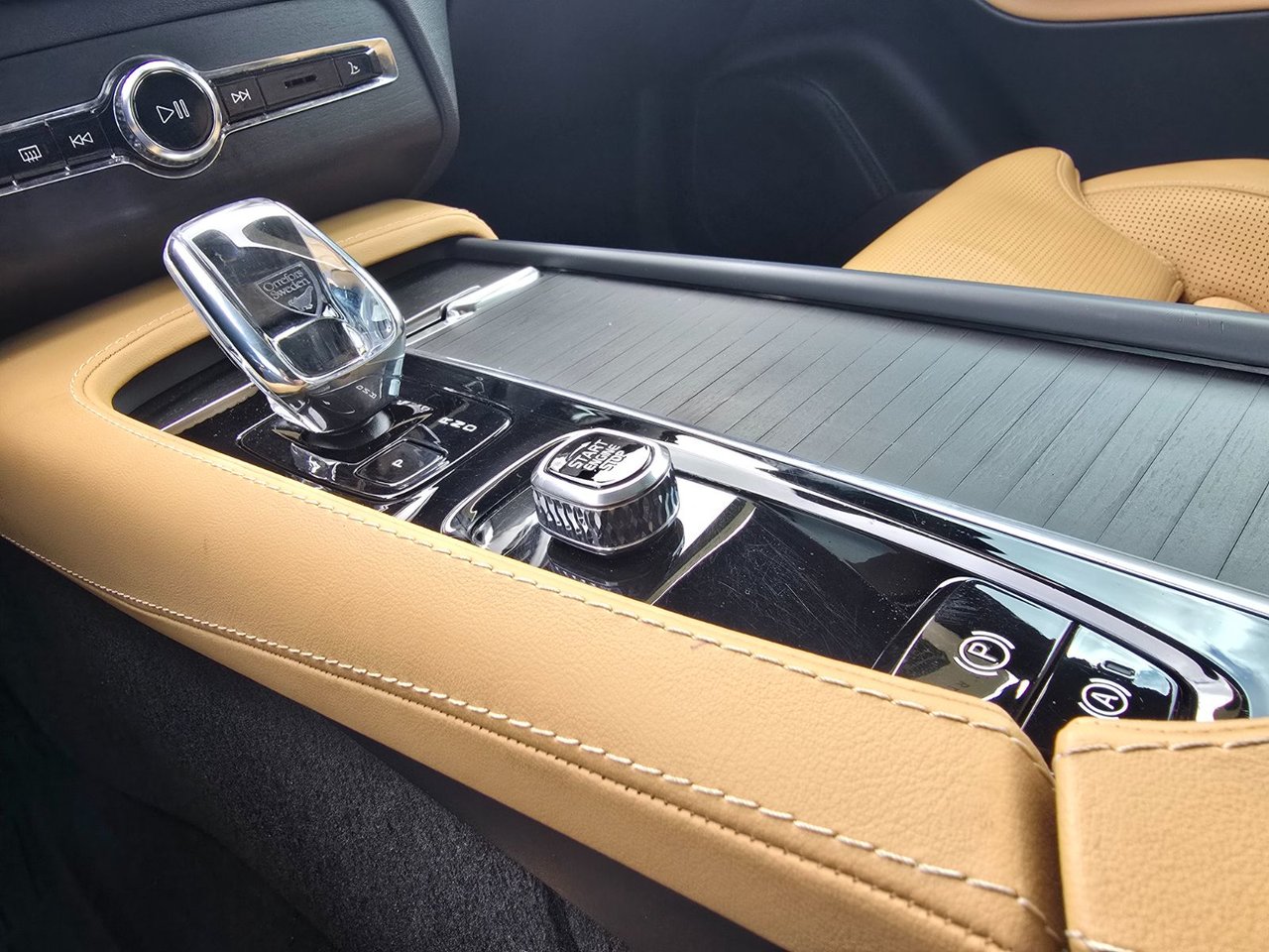 2024 Volvo XC90 RECHARGE ULTIMATE BRIGHT THEME-35