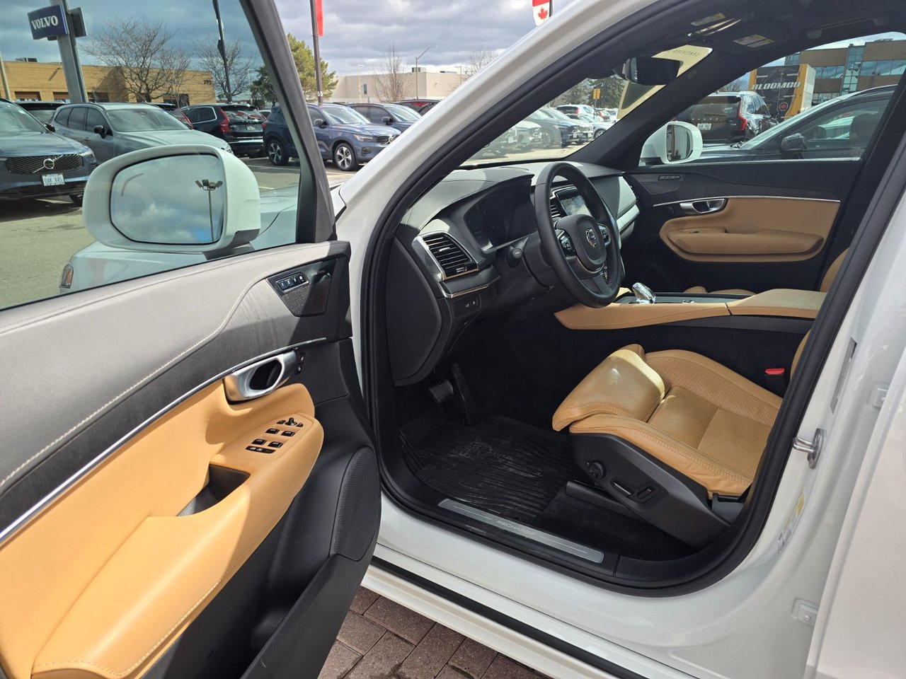 2024 Volvo XC90 RECHARGE ULTIMATE BRIGHT THEME-29