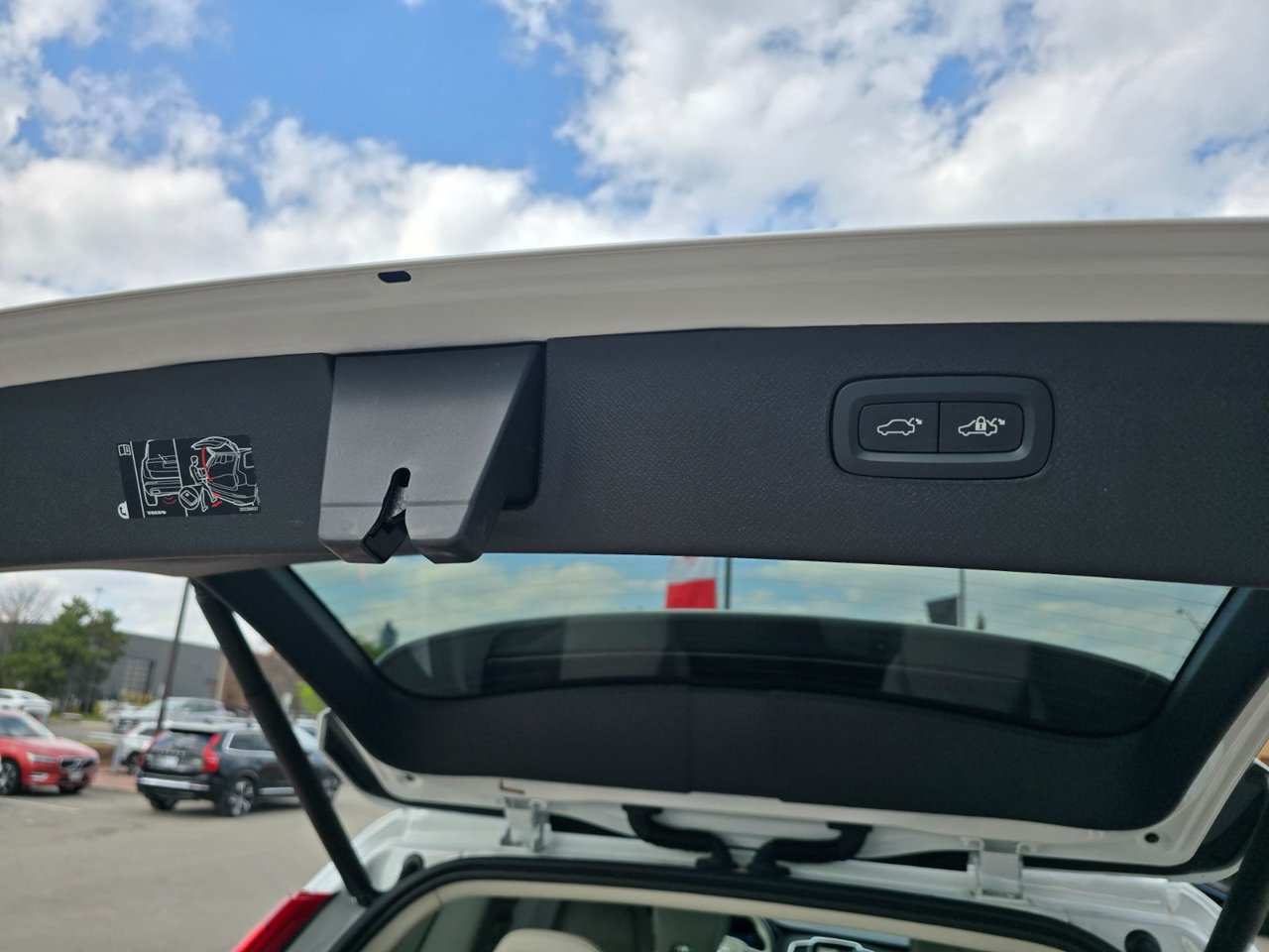 2024 Volvo XC90 RECHARGE PLUS BRIGHT THEME-17