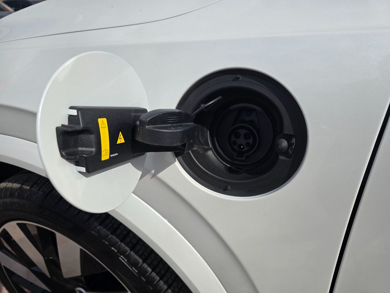 2024 Volvo XC90 RECHARGE PLUS BRIGHT THEME-13