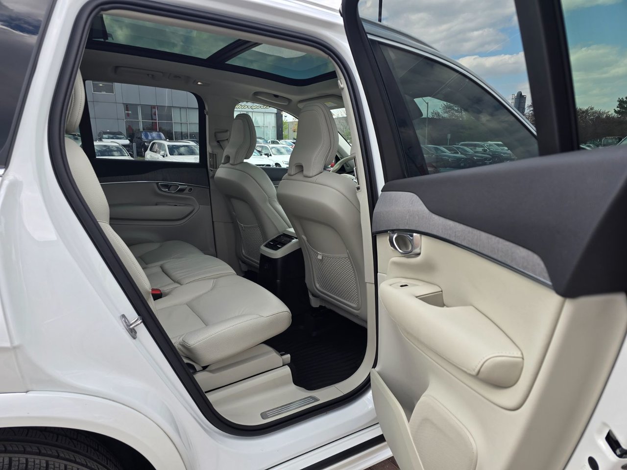 2024 Volvo XC90 RECHARGE PLUS BRIGHT THEME-19