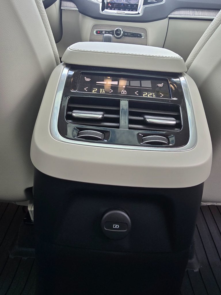 2024 Volvo XC90 RECHARGE PLUS BRIGHT THEME-21