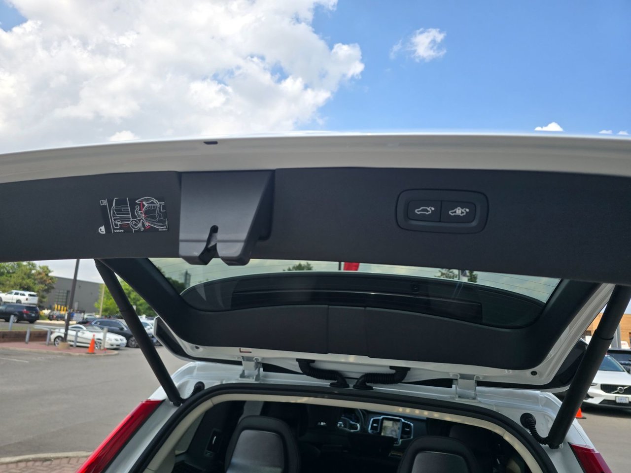 2024 Volvo XC90 RECHARGE PLUS BRIGHT THEME-18