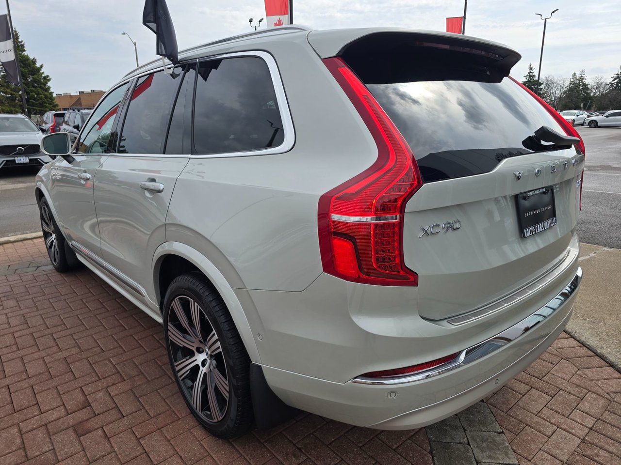 2022 Volvo XC90 INSCRIPTION-11