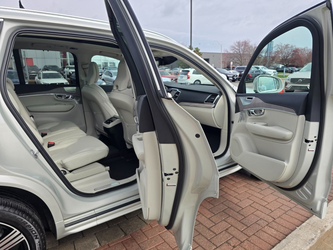 2022 Volvo XC90 INSCRIPTION-10