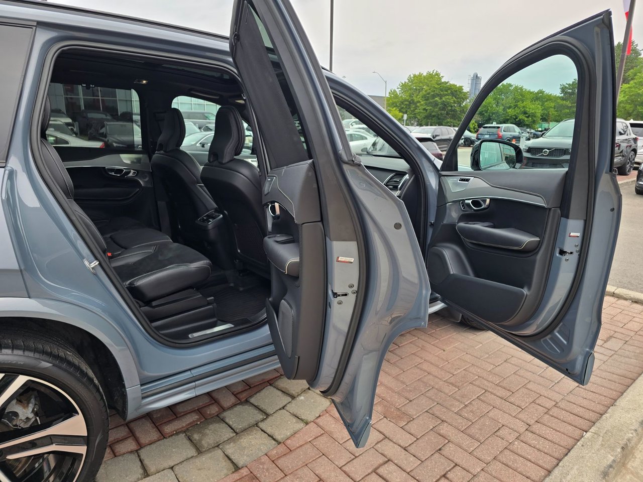 2022 Volvo XC90 R-DESIGN-10