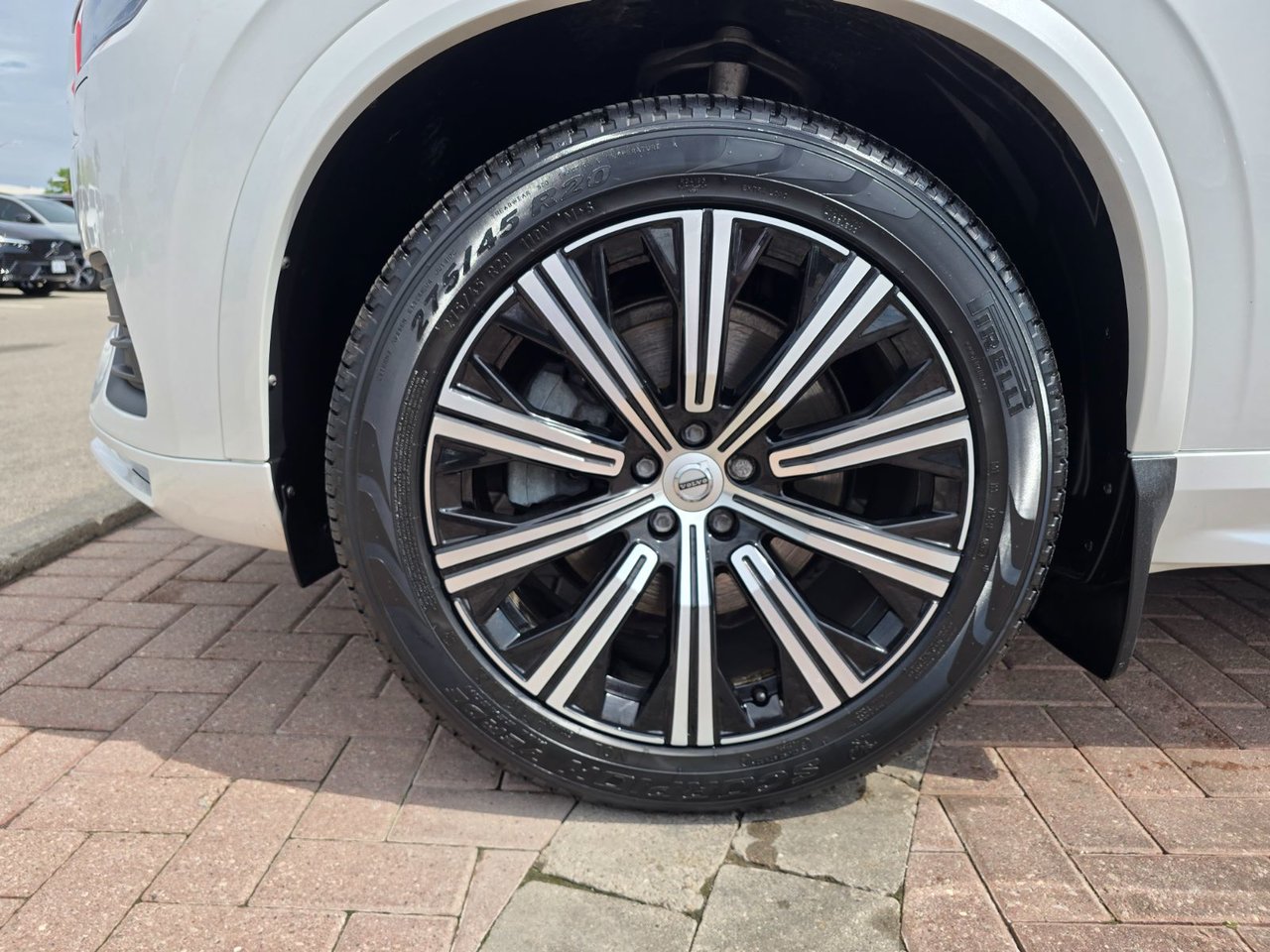 2023 Volvo XC90 CORE-7