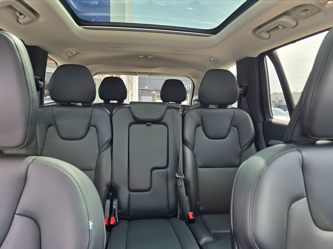 2023 Volvo XC90 CORE-8