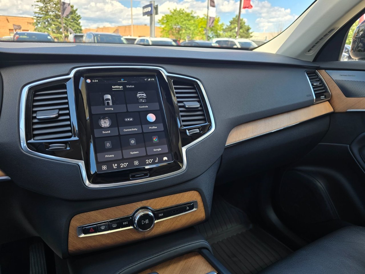 2023 Volvo XC90 PLUS DARK THEME-30
