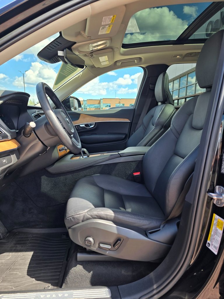 2023 Volvo XC90 PLUS DARK THEME-26