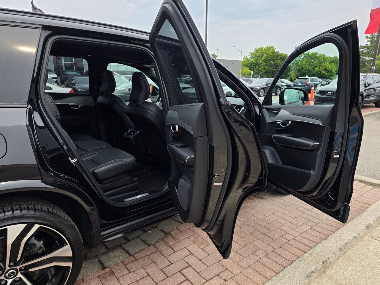2023 Volvo XC90 ULTIMATE DARK THEME-10