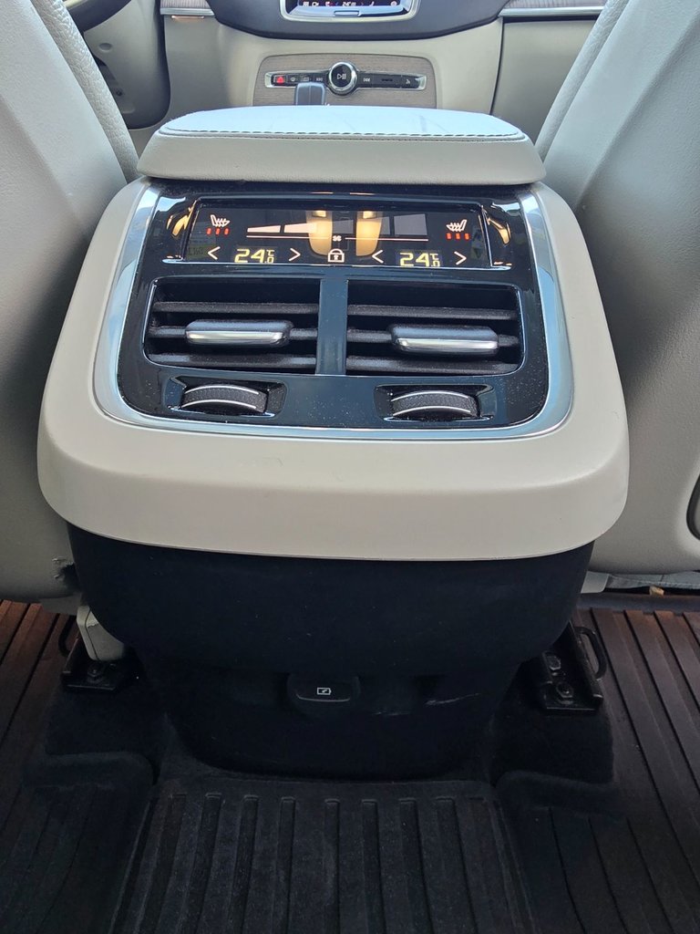 2024 Volvo XC90 PLUS BRIGHT THEME-21