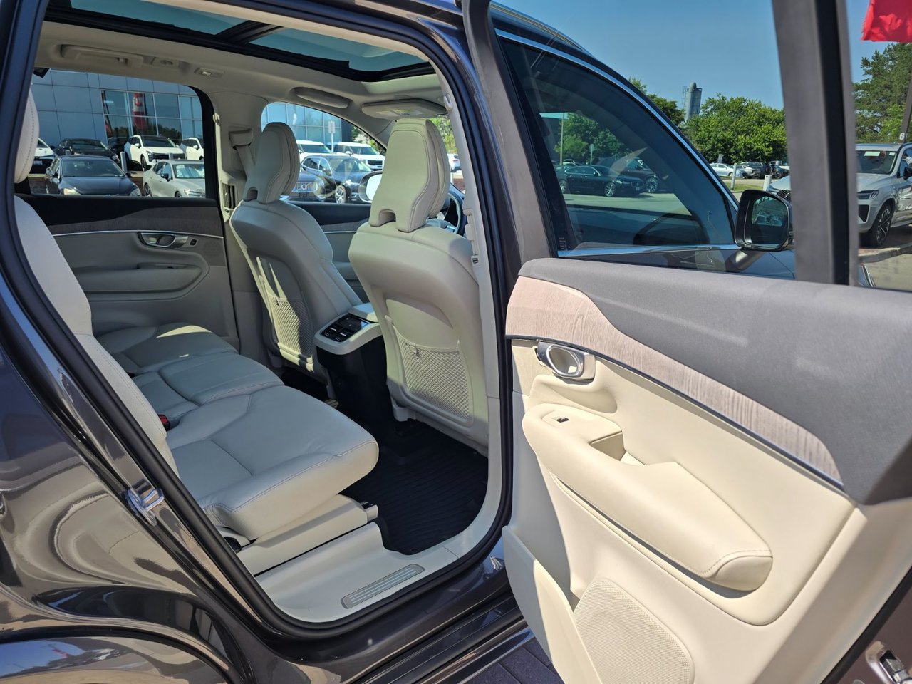2024 Volvo XC90 PLUS BRIGHT THEME-18