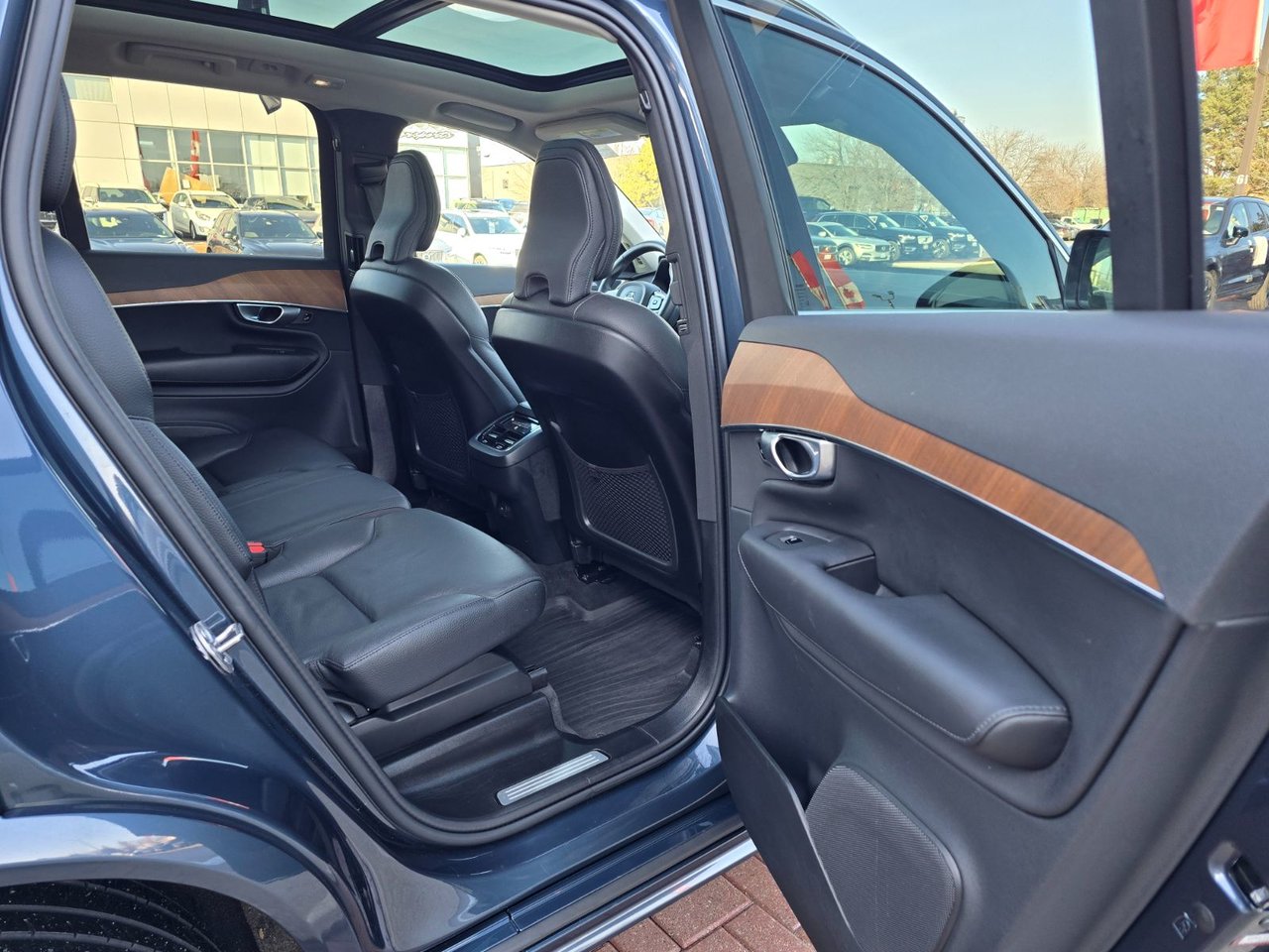 2024 Volvo XC90 CORE BRIGHT THEME-17