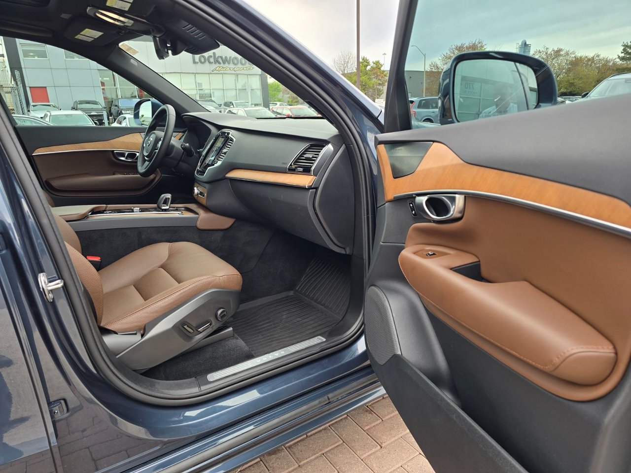 2024 Volvo XC90 PLUS BRIGHT THEME-24