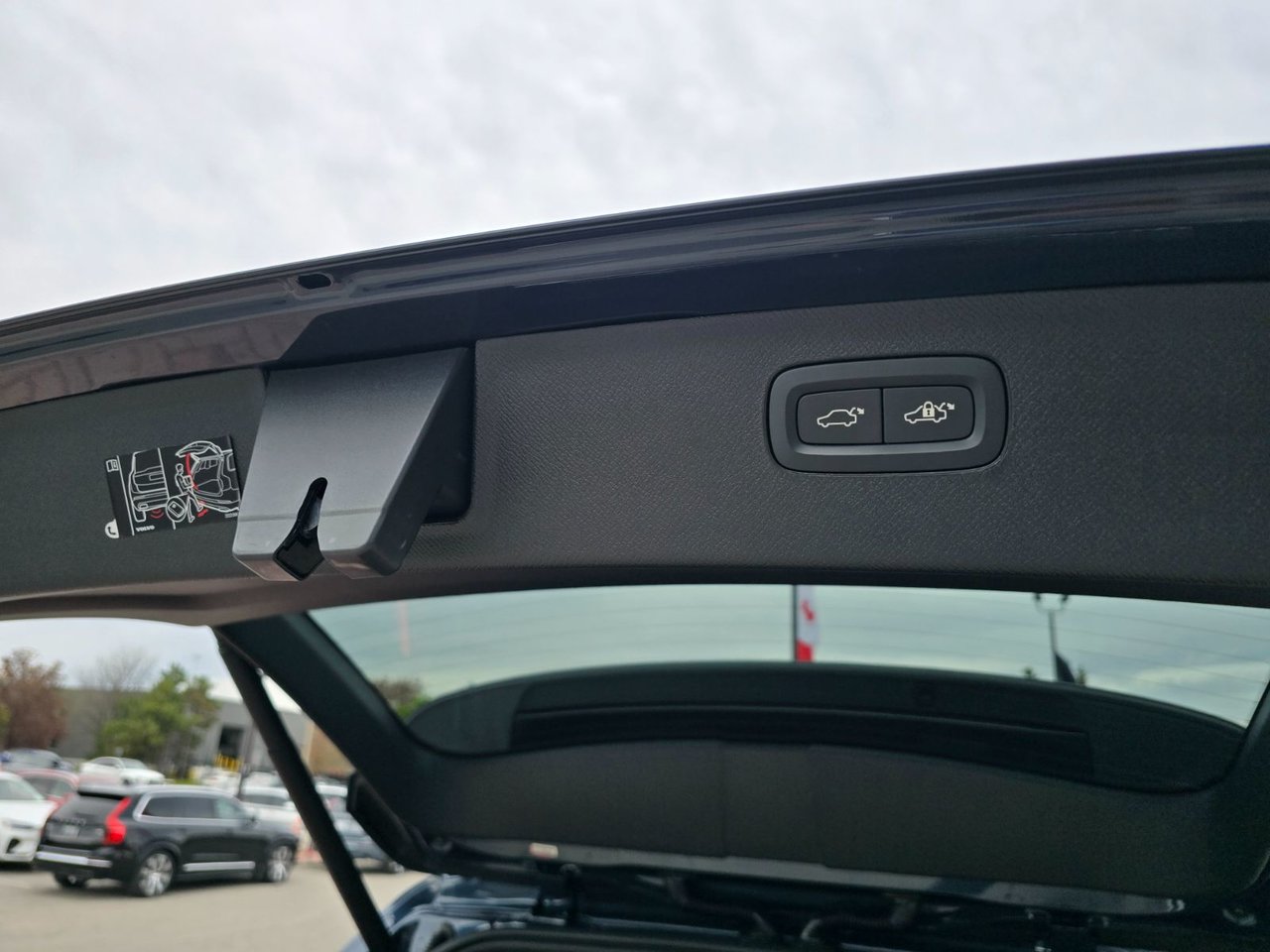 2024 Volvo XC90 PLUS BRIGHT THEME-17