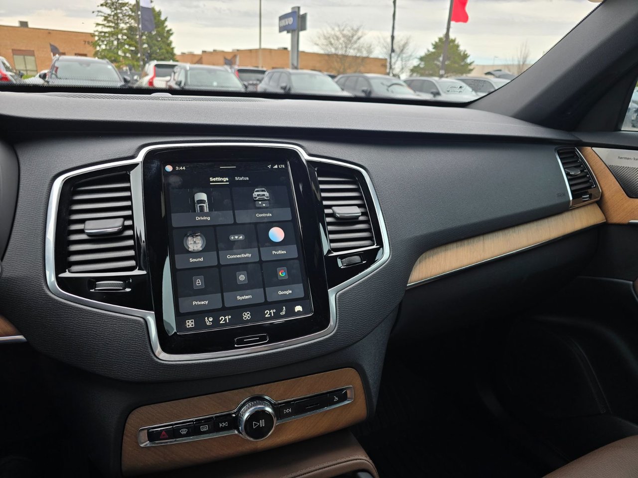 2024 Volvo XC90 PLUS BRIGHT THEME-30