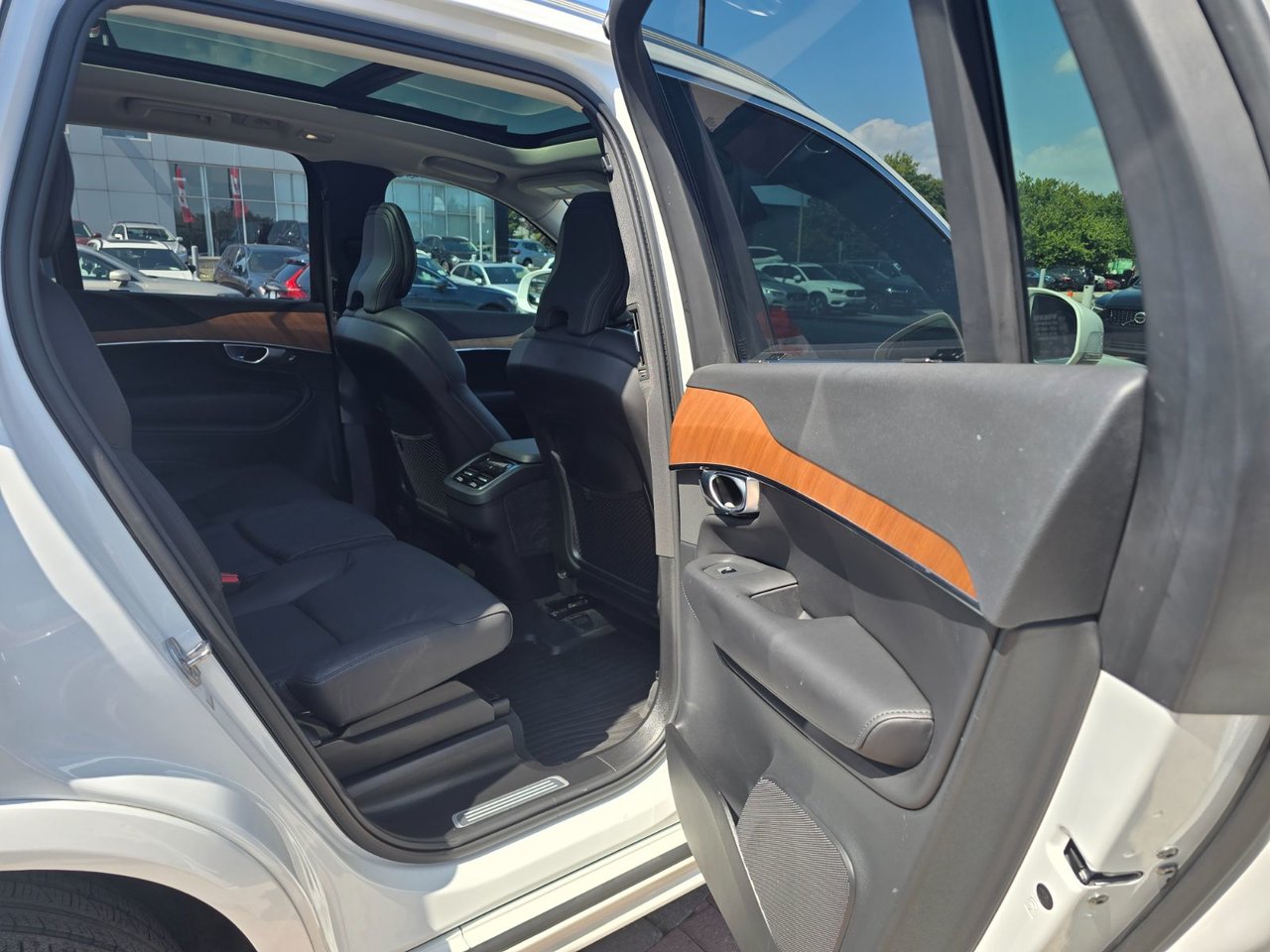 2024 Volvo XC90 PLUS BRIGHT THEME-19