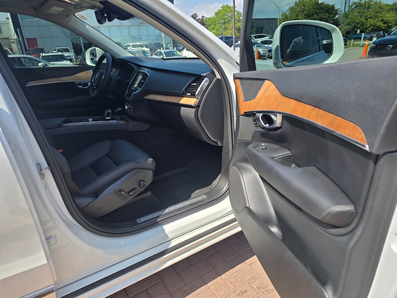 2024 Volvo XC90 PLUS BRIGHT THEME-25
