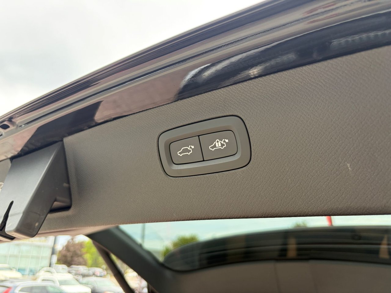 2024 Volvo XC90 ULTIMATE BRIGHT THEME-16