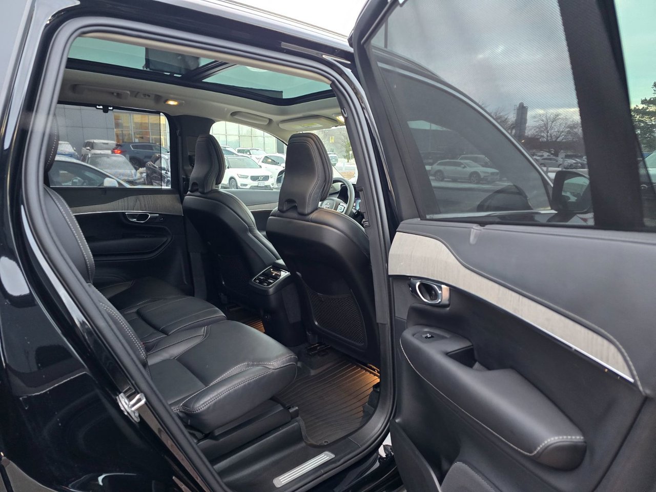 2025 Volvo XC90 ULTRA BRIGHT THEME-18