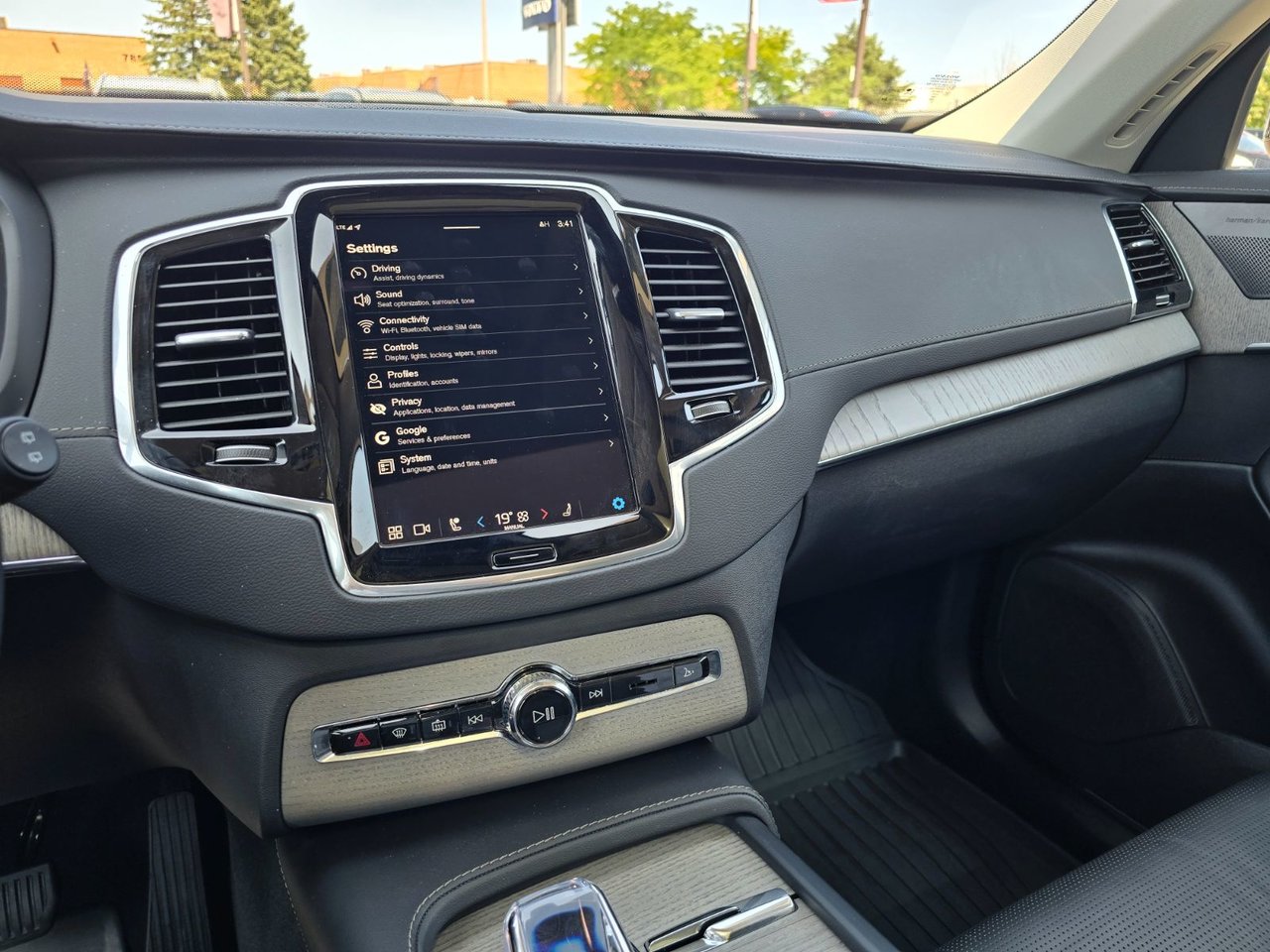 2025 Volvo XC90 ULTRA BRIGHT THEME-31