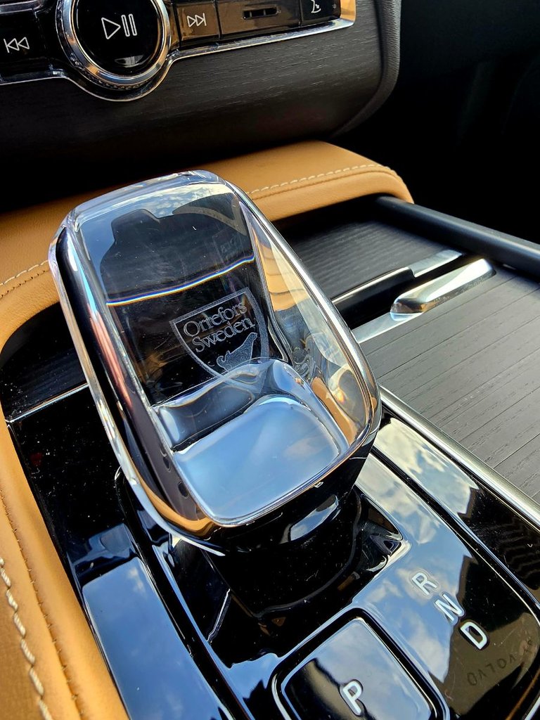 2025 Volvo XC90 ULTRA BRIGHT THEME-32