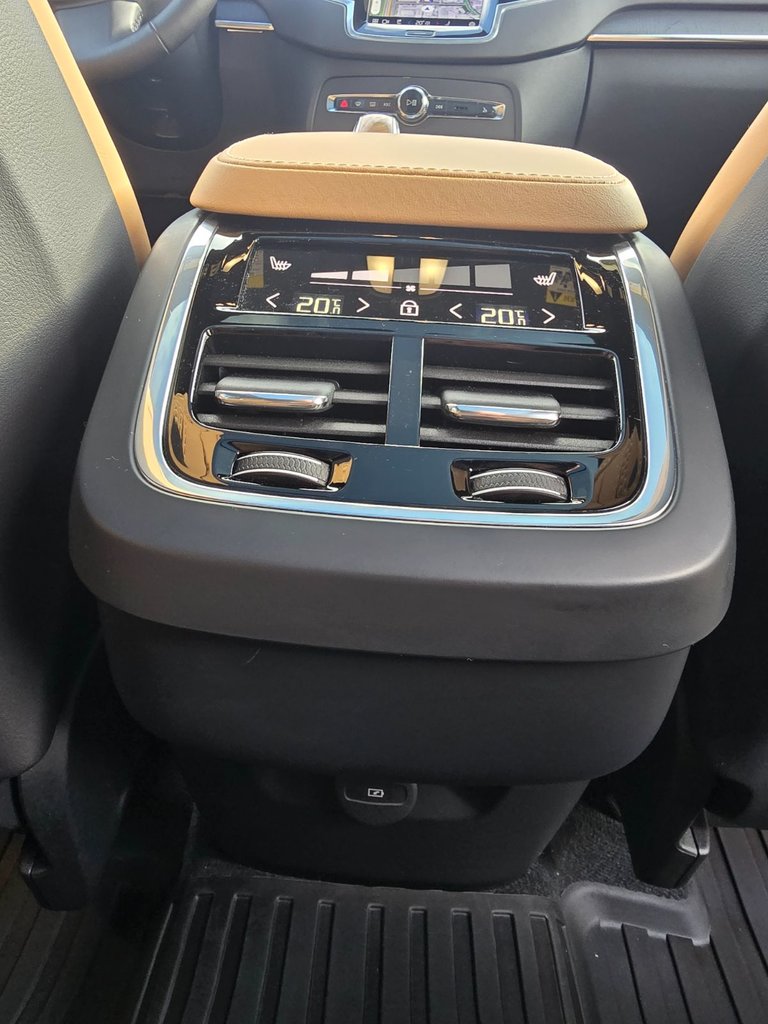 2025 Volvo XC90 ULTRA BRIGHT THEME-22