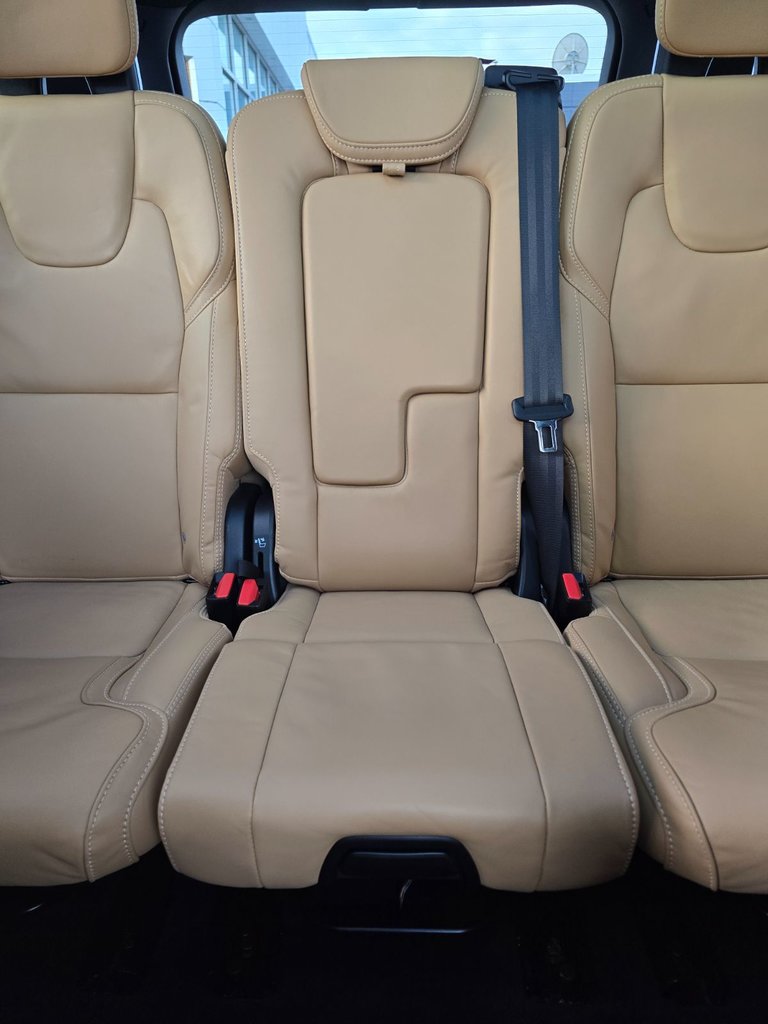 2025 Volvo XC90 ULTRA BRIGHT THEME-13