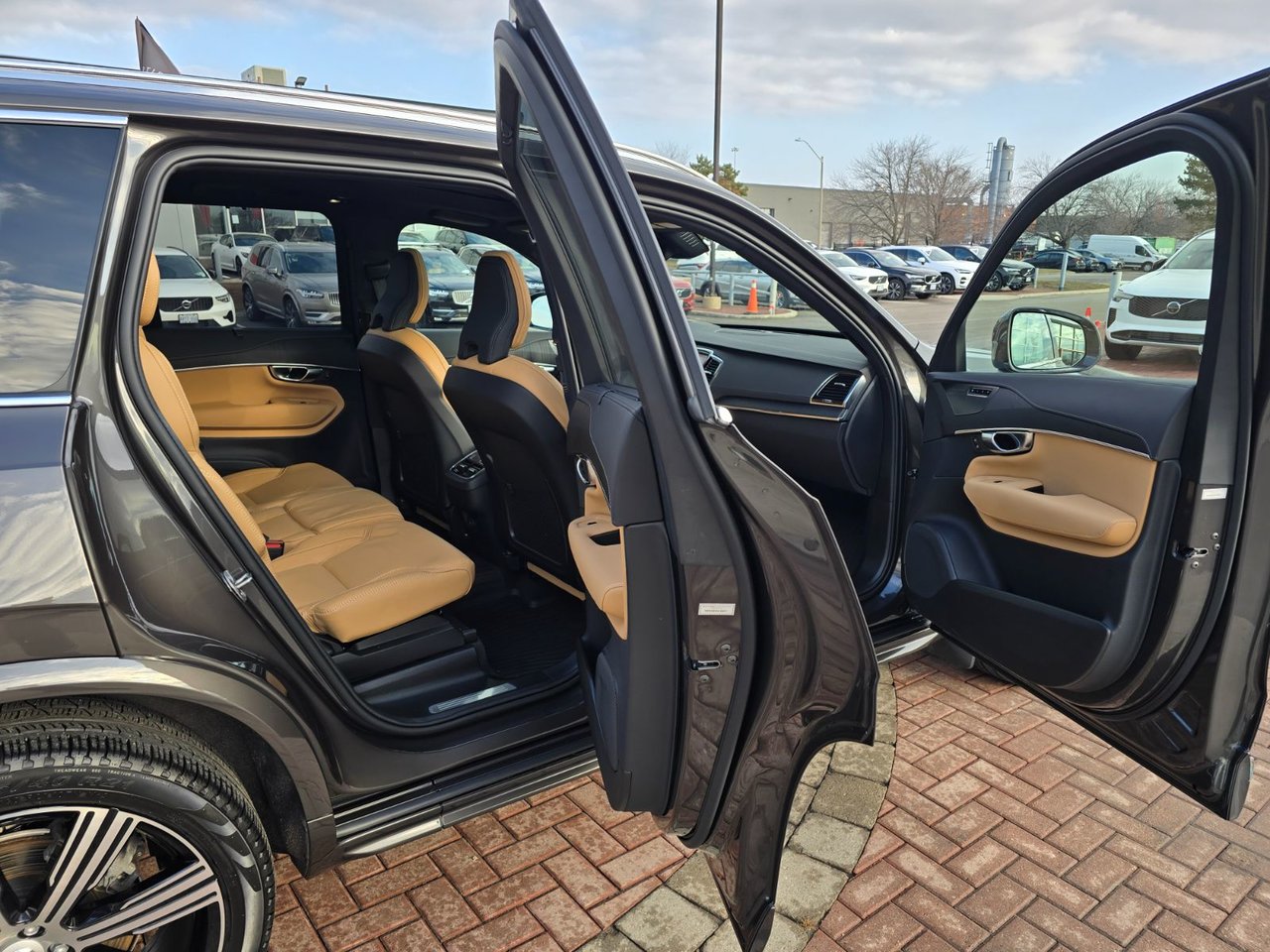 2025 Volvo XC90 ULTRA BRIGHT THEME-8