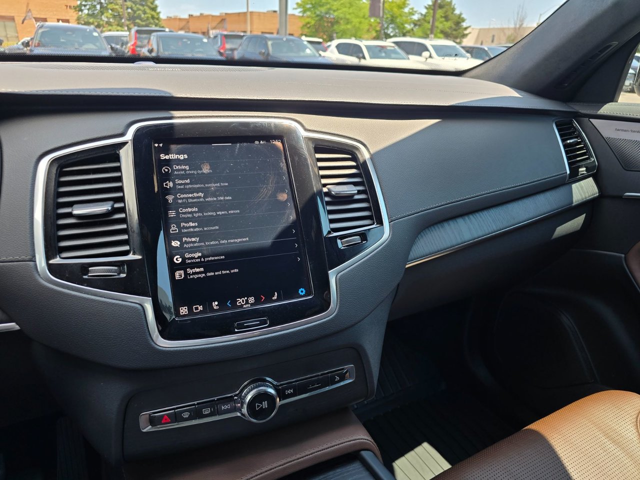 2025 Volvo XC90 ULTRA BRIGHT THEME-31