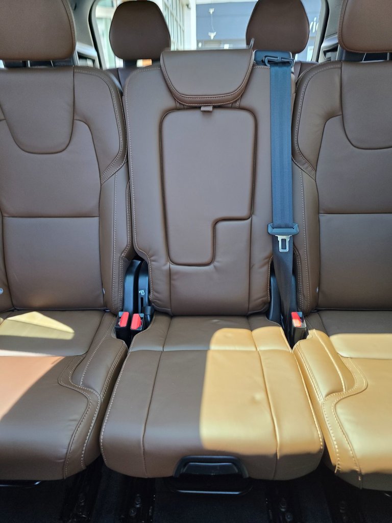 2025 Volvo XC90 ULTRA BRIGHT THEME-14
