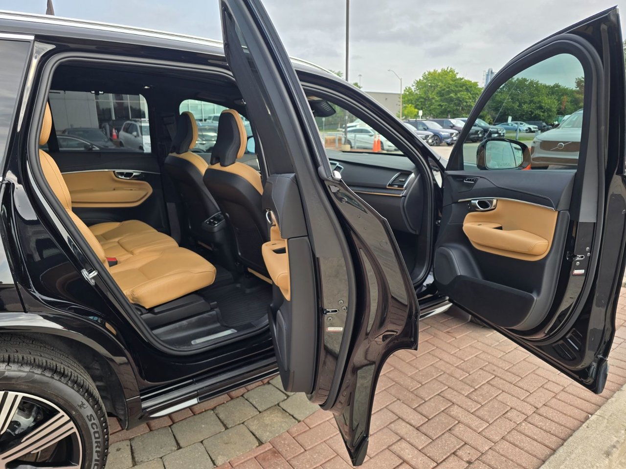 2025 Volvo XC90 ULTRA BRIGHT THEME-10