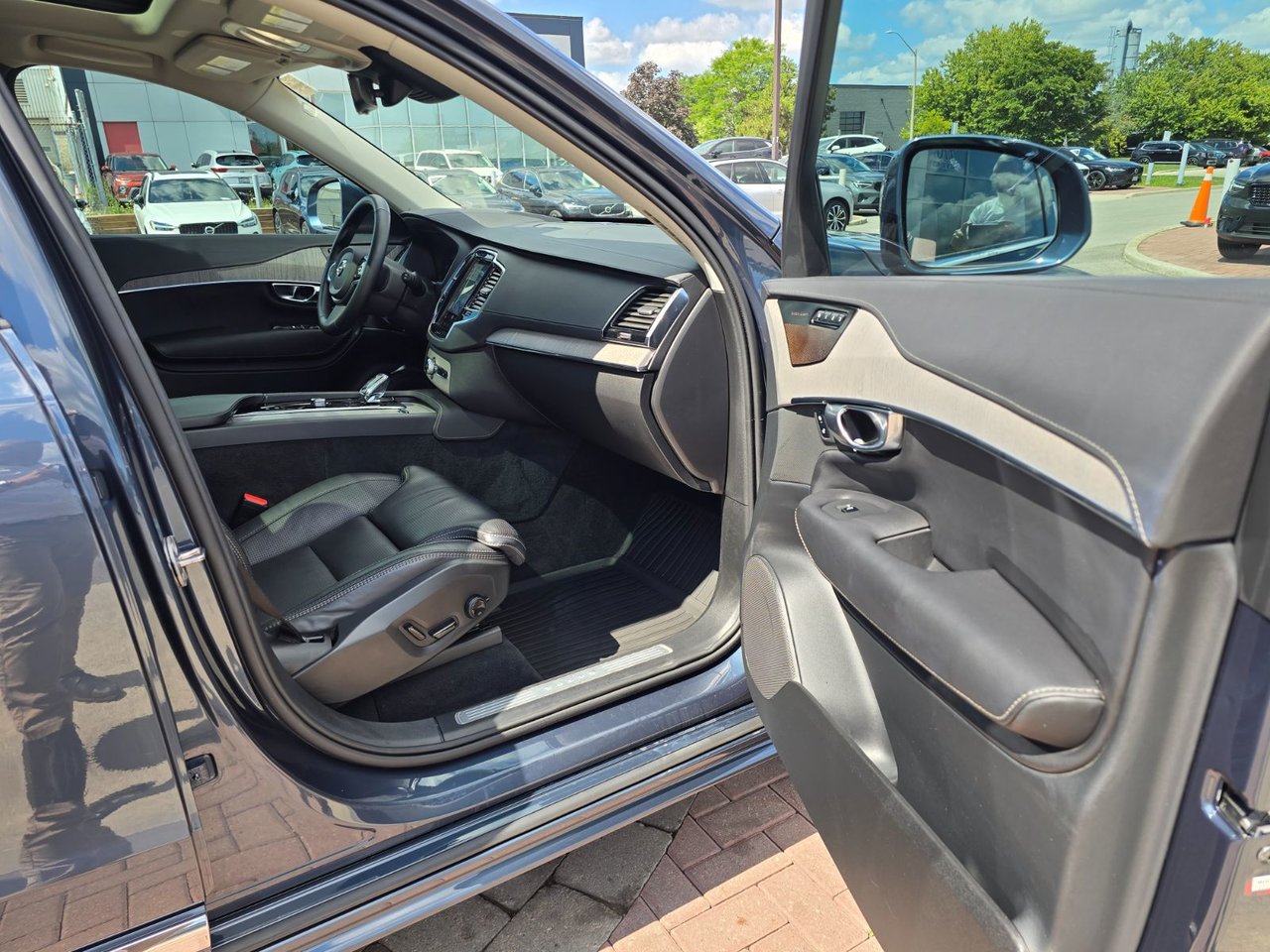 2025 Volvo XC90 ULTRA BRIGHT THEME-26