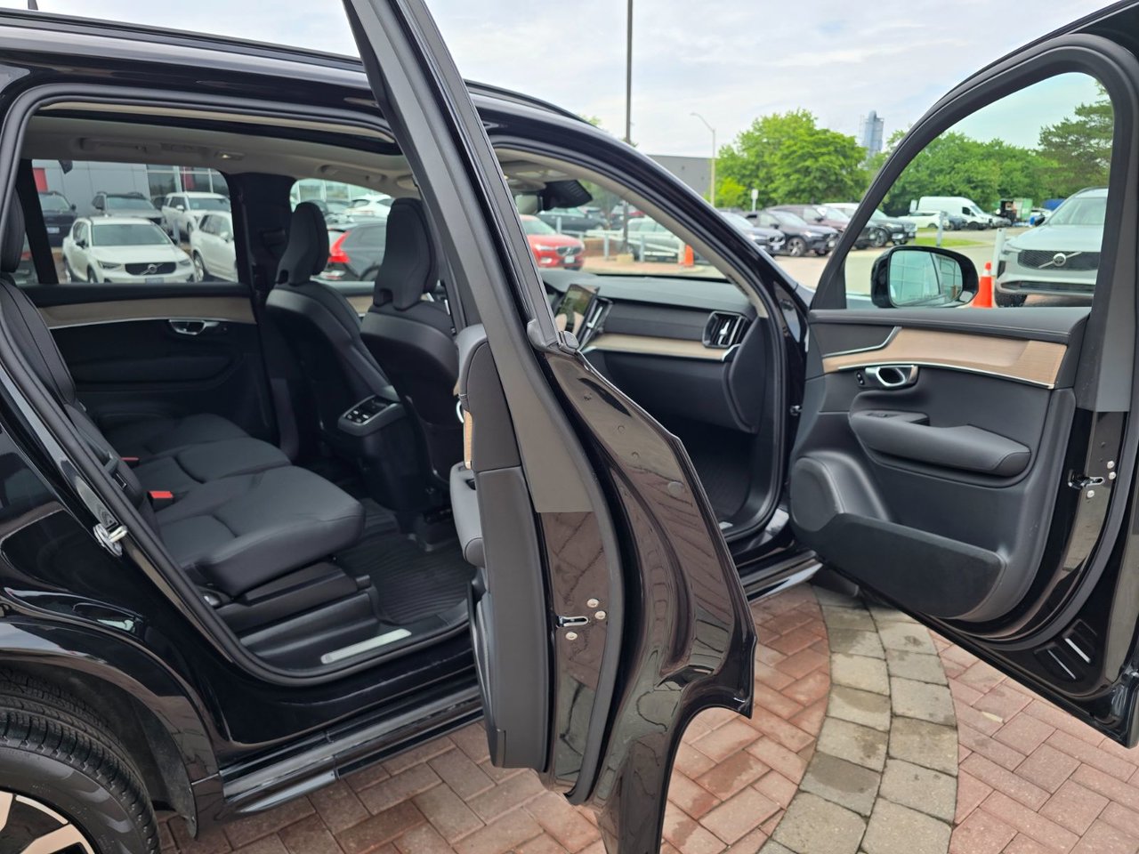 2026 Volvo XC90 PLUS DARK THEME-10