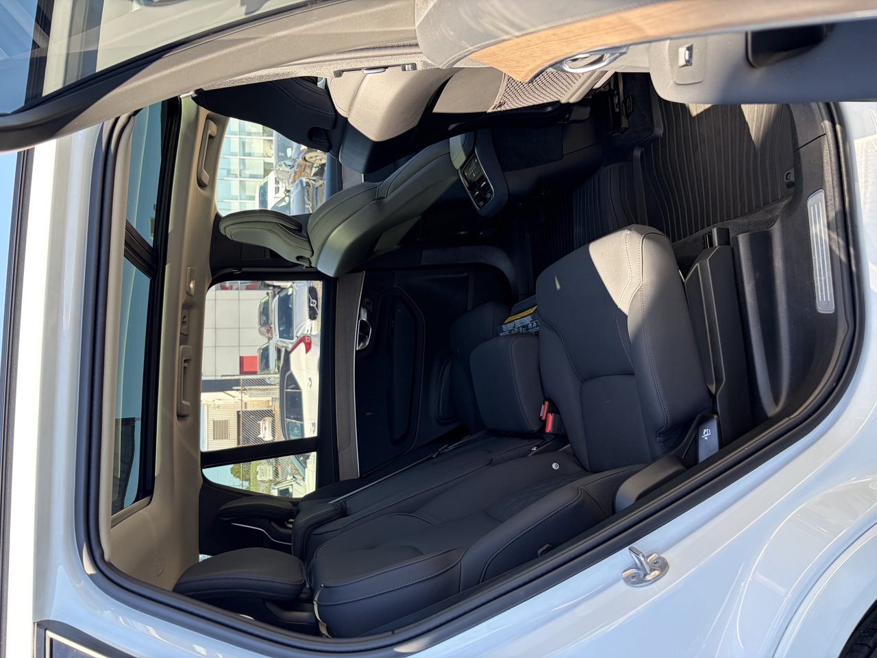 2026 Volvo XC90 PLUS DARK THEME-19