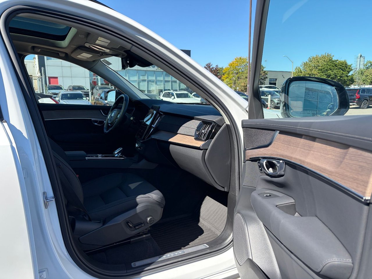 2026 Volvo XC90 PLUS DARK THEME-22