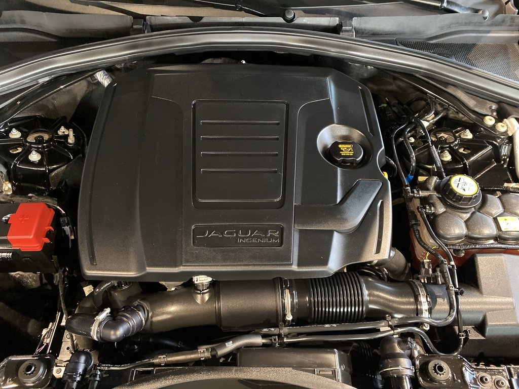 2020 Jaguar F-PACE 30t AWD Prestige-25