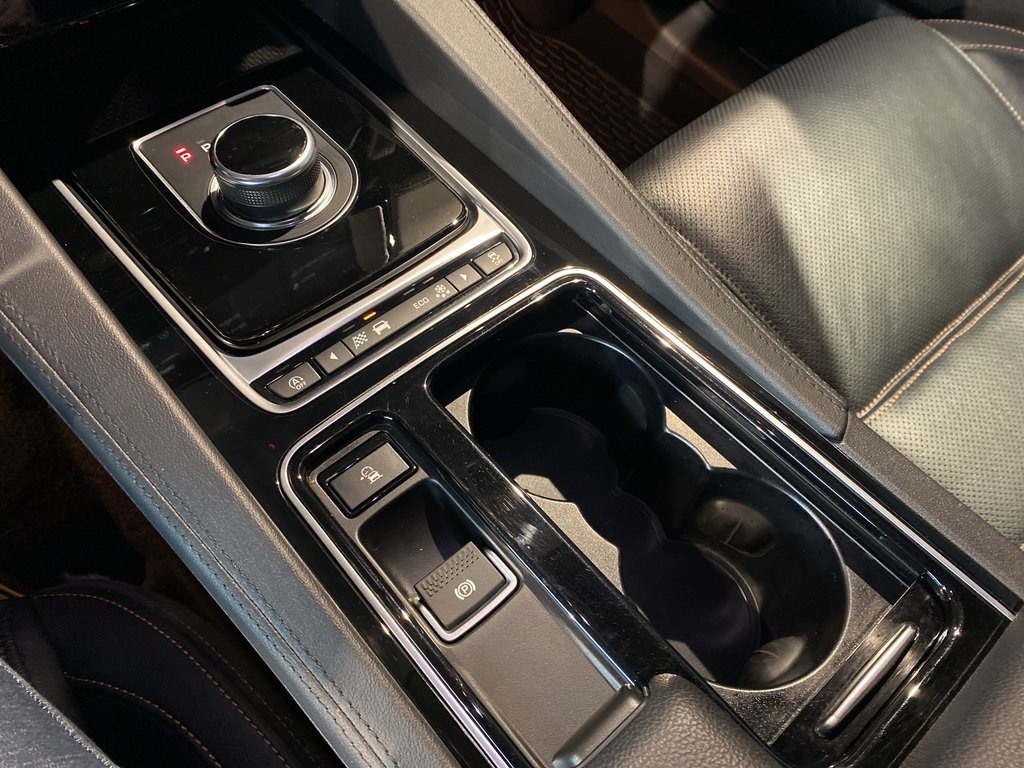2020 Jaguar F-PACE 30t AWD Prestige-12
