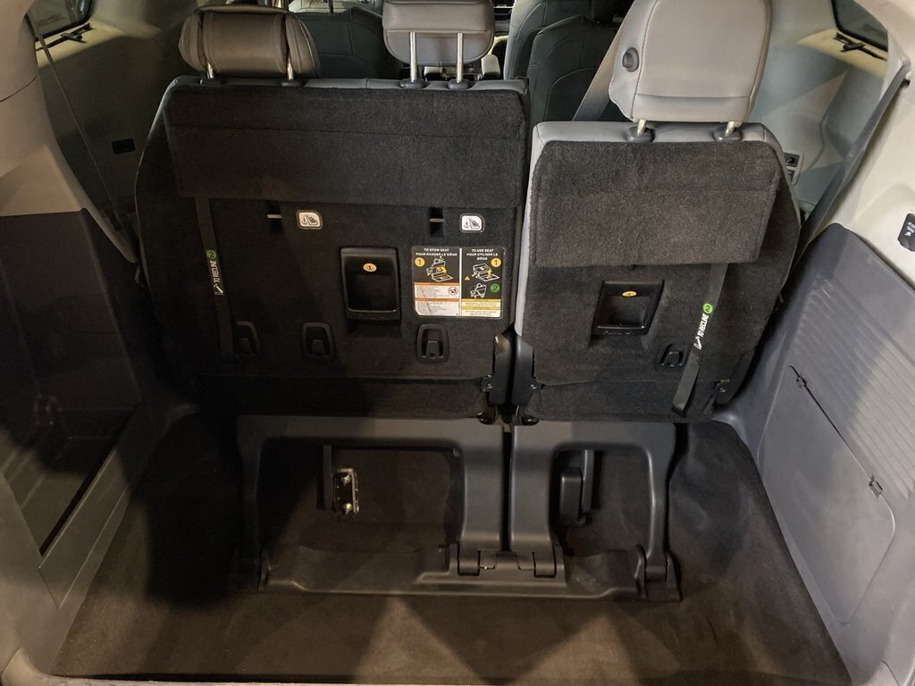 2022 Toyota Sienna Hybrid Sienna Limited AWD 7-Pass-19