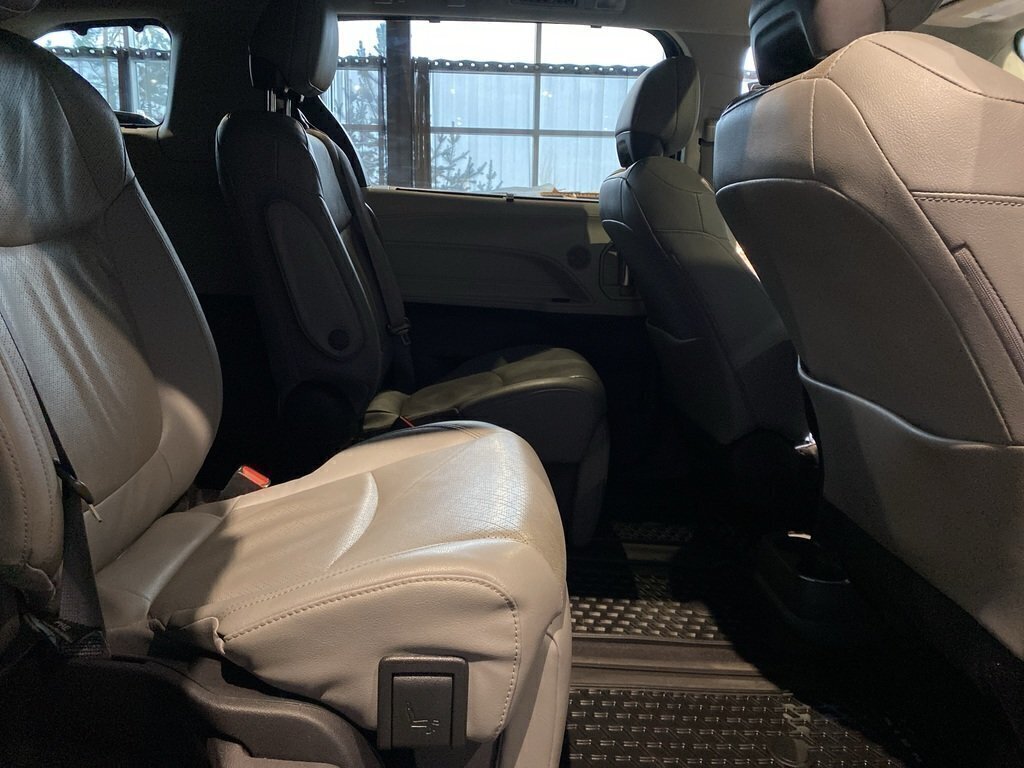 2022 Toyota Sienna Hybrid Sienna Limited AWD 7-Pass-21