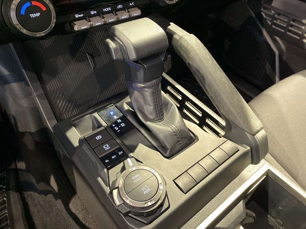 2025 Toyota Tacoma 4X4 Tacoma Double Cab AT-13