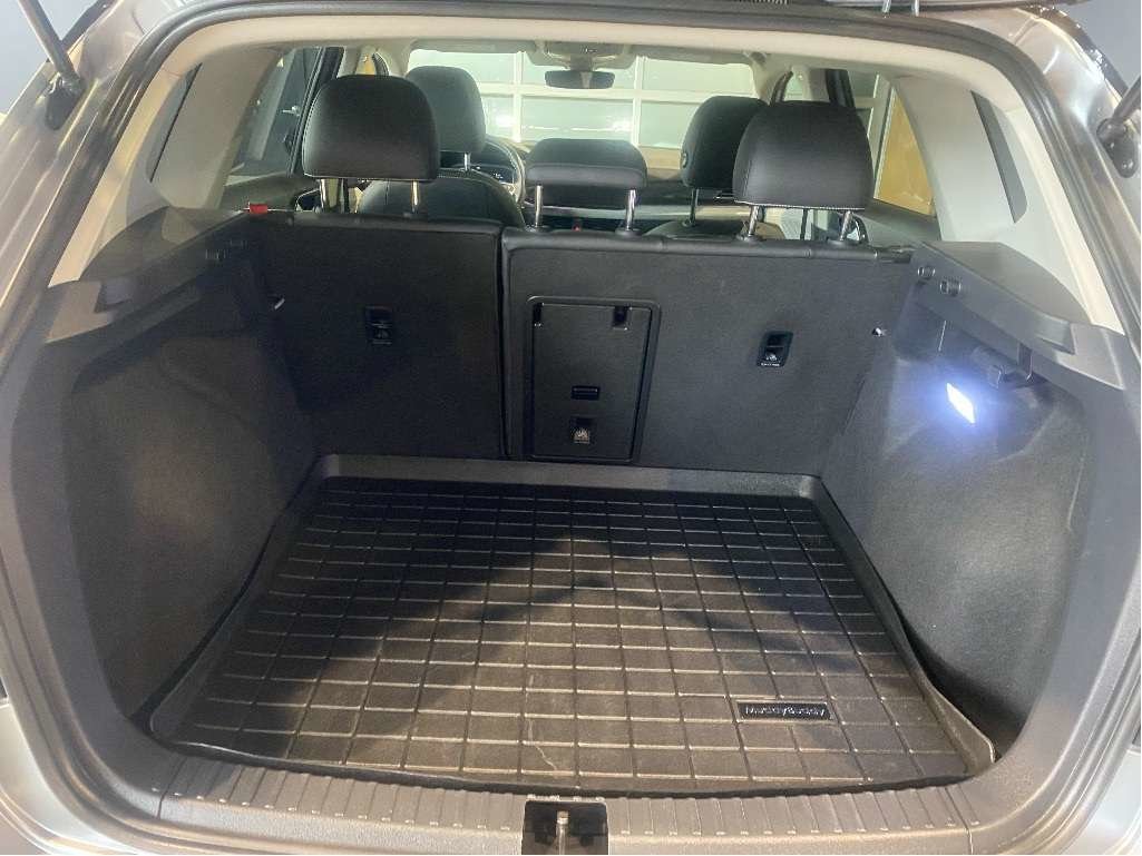2024 Volkswagen Taos Highline 1.5T 7sp at DSG w/ Tip 4M-18