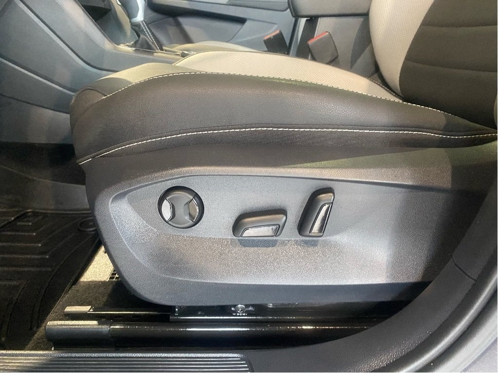 2024 Volkswagen Taos Highline 1.5T 7sp at DSG w/ Tip 4M-13