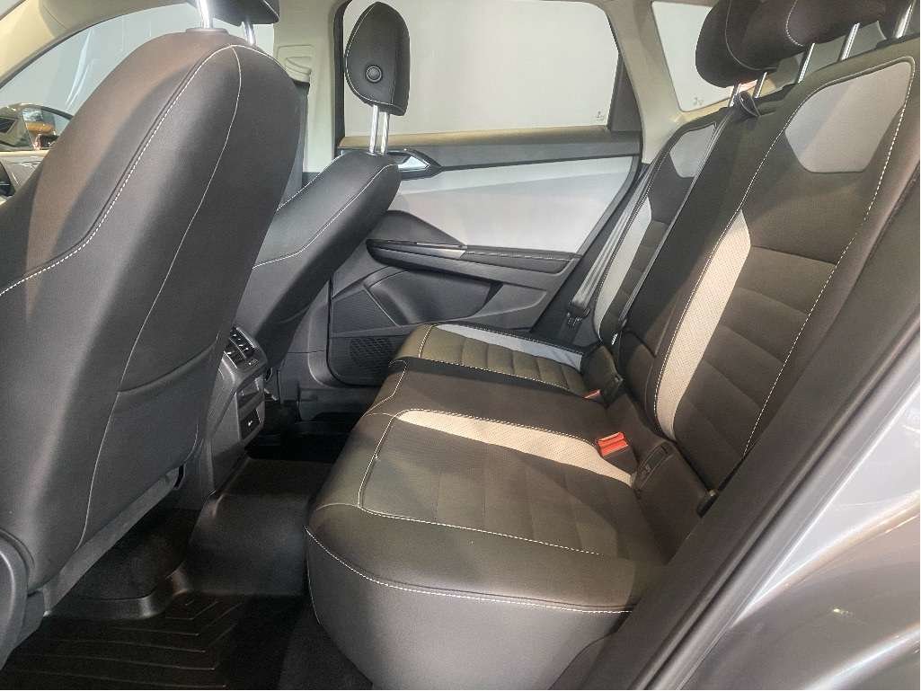 2024 Volkswagen Taos Highline 1.5T 7sp at DSG w/ Tip 4M-17