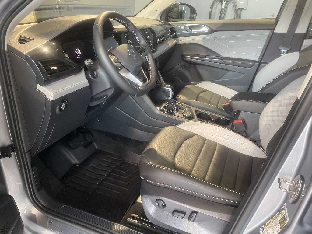 2024 Volkswagen Taos Highline 1.5T 7sp at DSG w/ Tip 4M-9