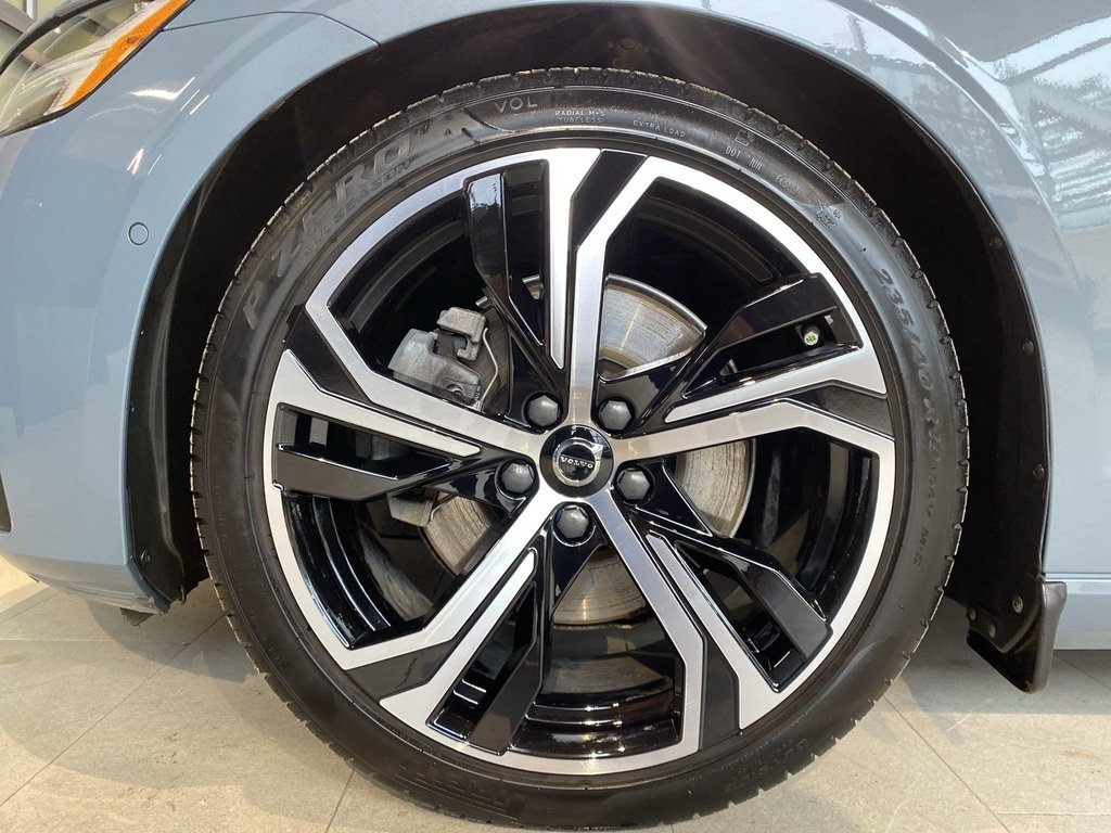 2023 Volvo S60 B5 AWD Plus - Dark-8