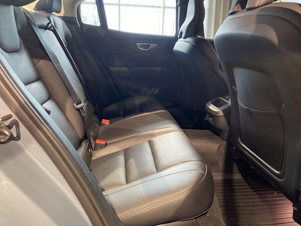 2023 Volvo S60 B5 AWD Plus - Dark-20